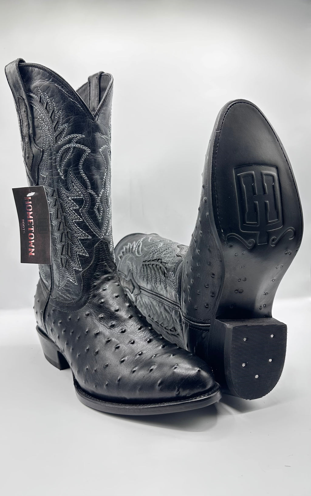 Avestruz Oval Negro.